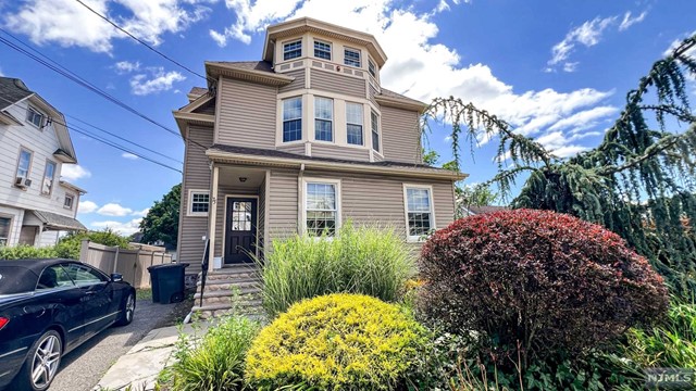 75 Oak Street