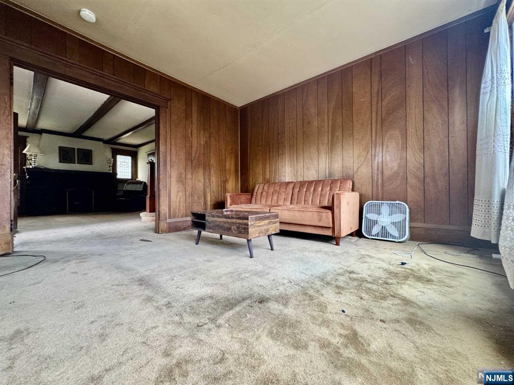 53 River Drive