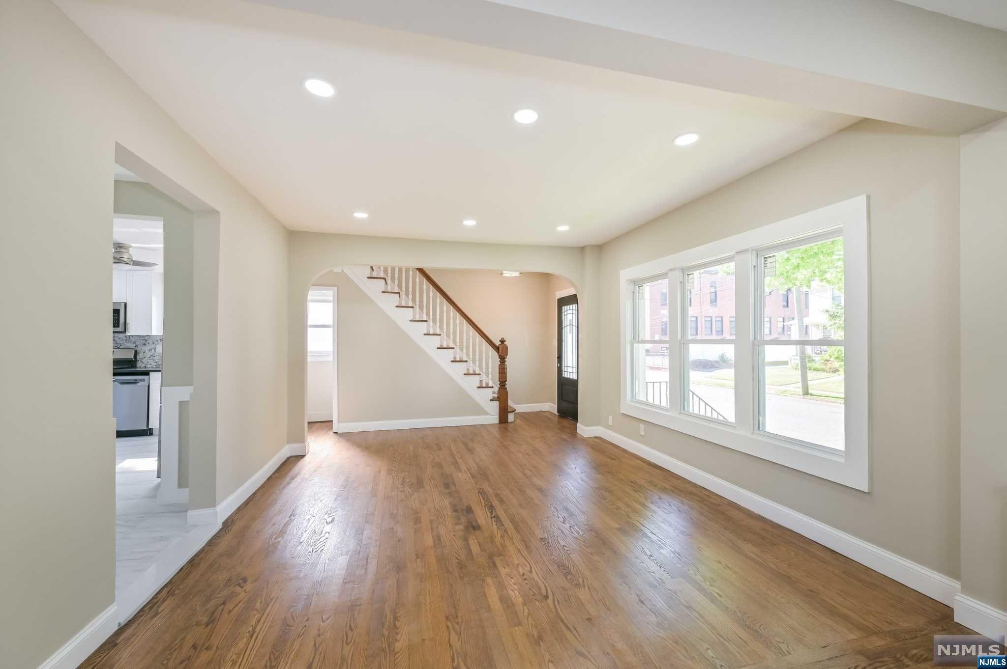 128 Grand Street