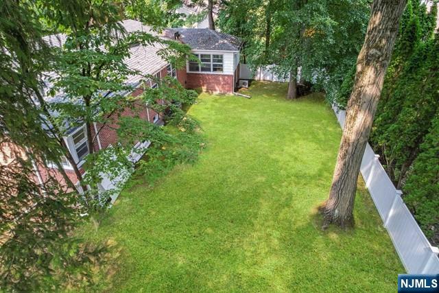 954 Phyllis Lane