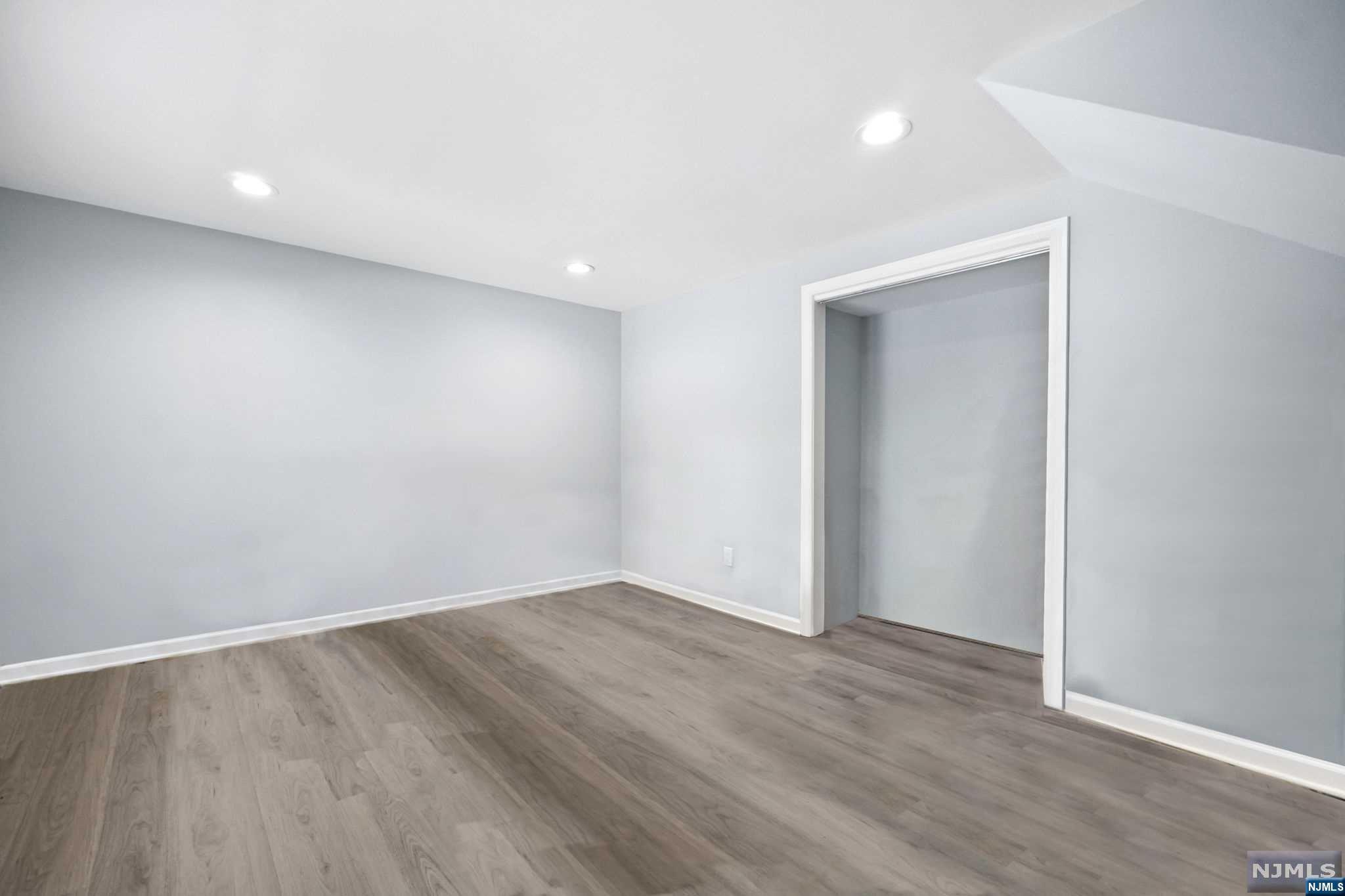 18 Stuyvesant Road