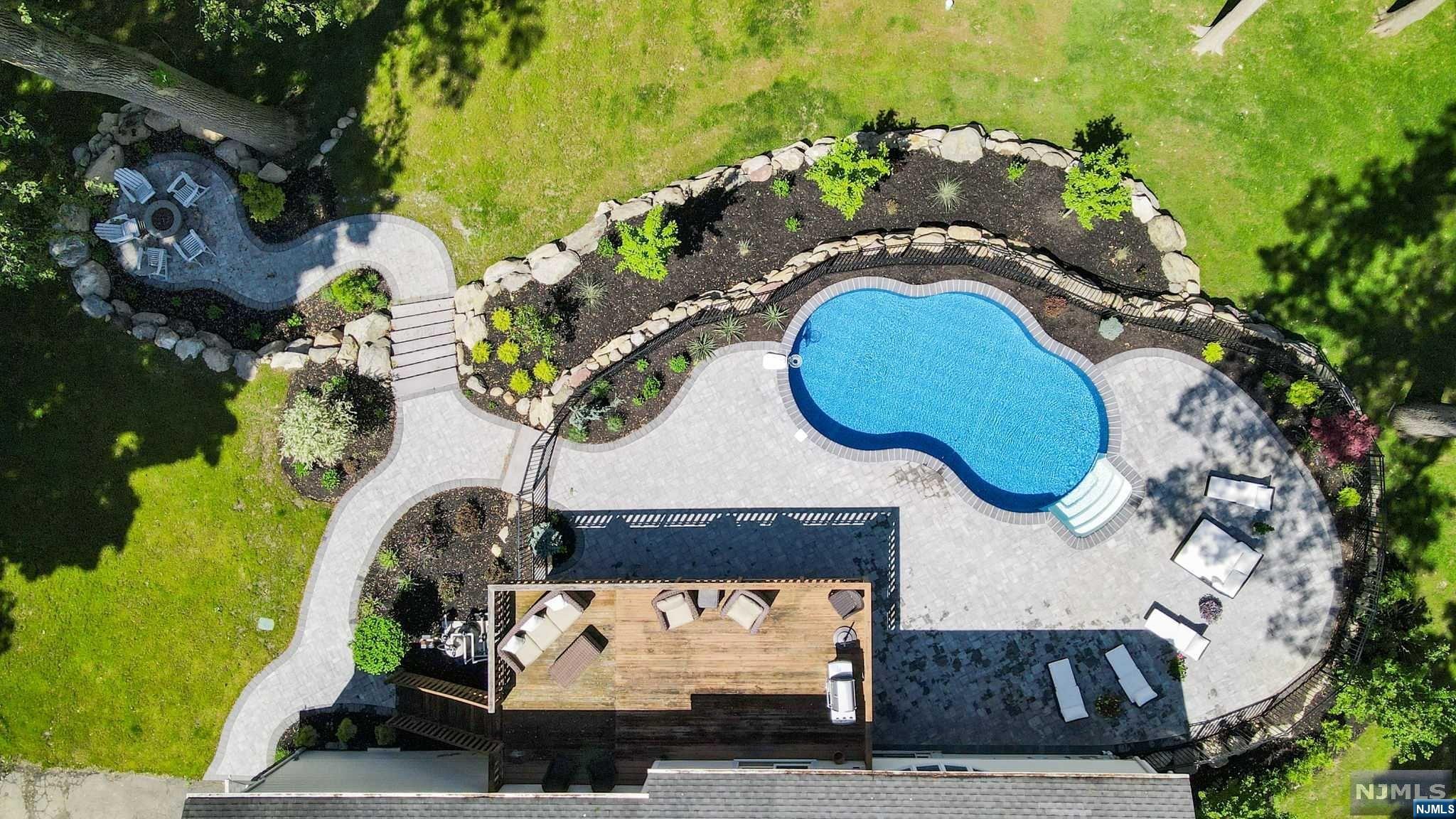 18 Stuyvesant Road