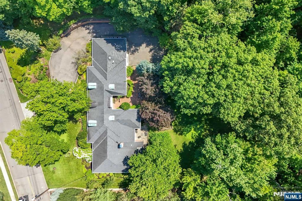252 Highwood Avenue