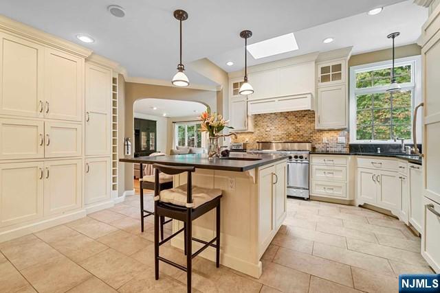 12 Lawrence Parkway