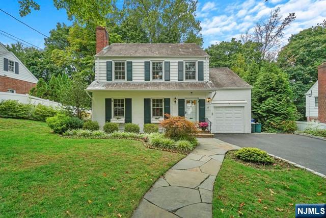 12 Lawrence Parkway