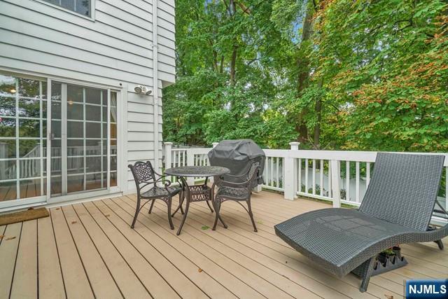 12 Lawrence Parkway