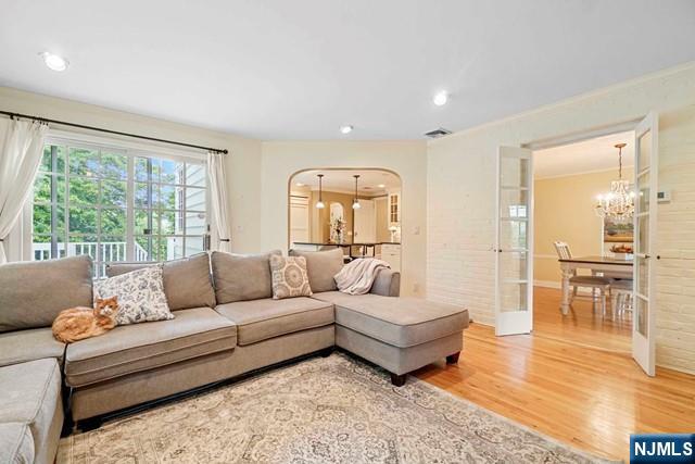 12 Lawrence Parkway