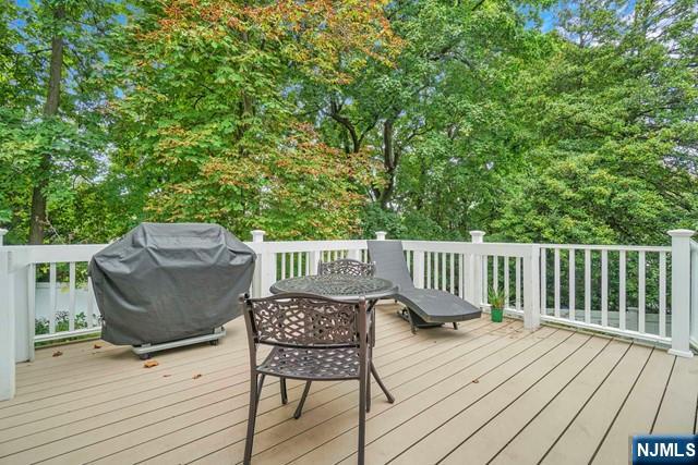 12 Lawrence Parkway