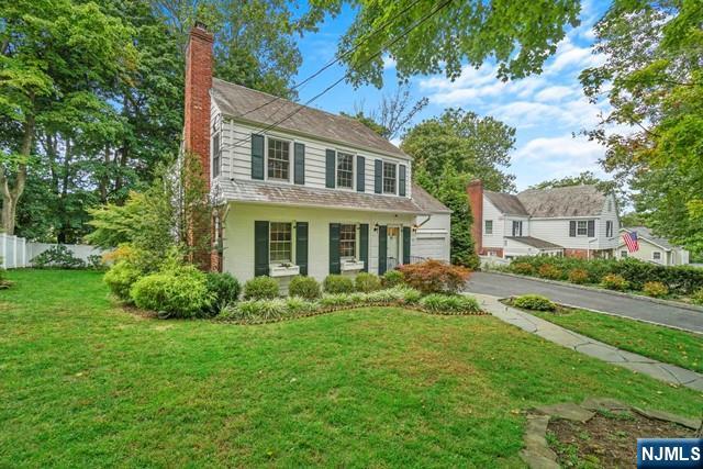 12 Lawrence Parkway