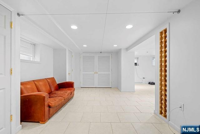 12 Lawrence Parkway