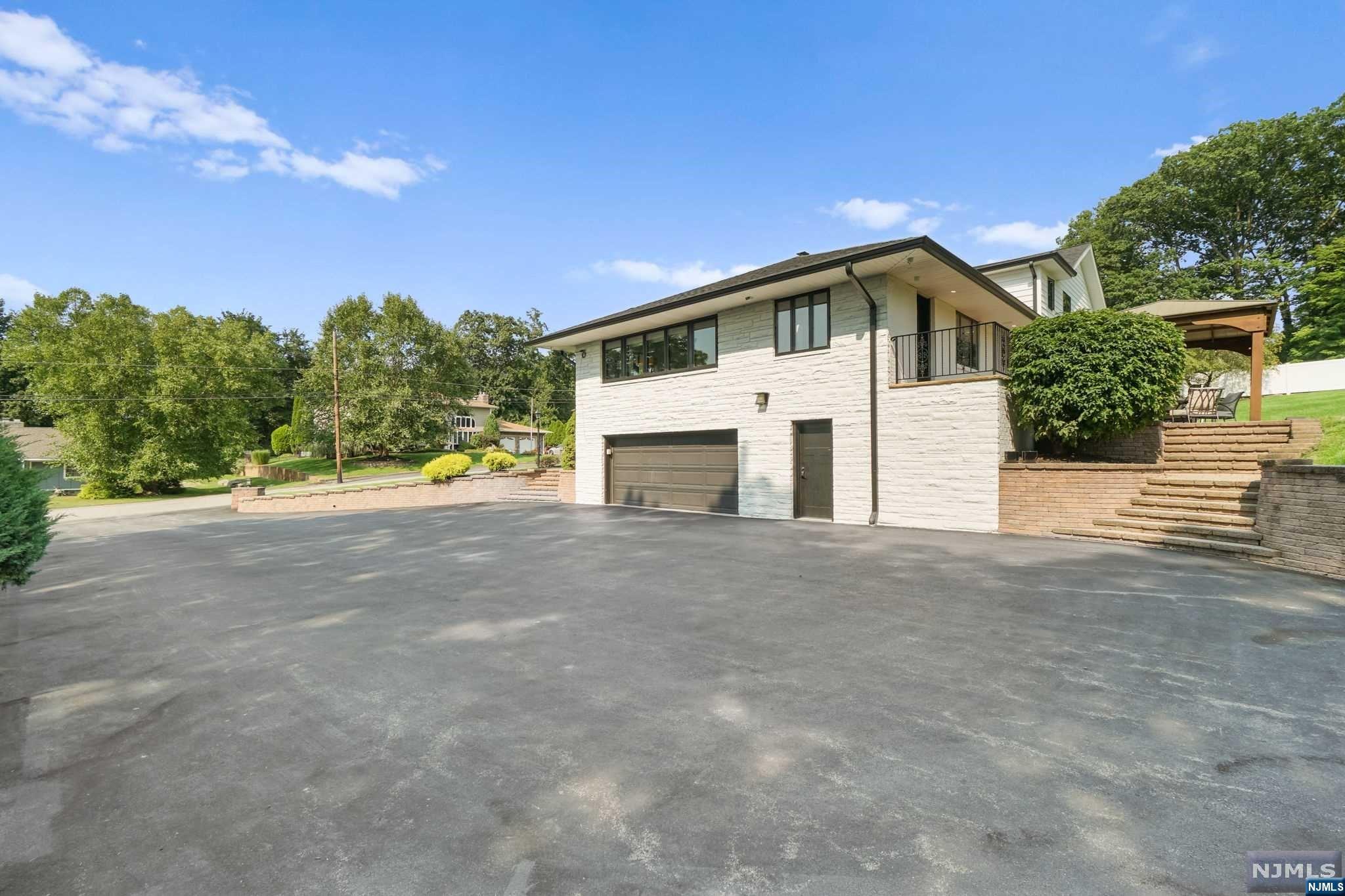 92 Surrey Drive