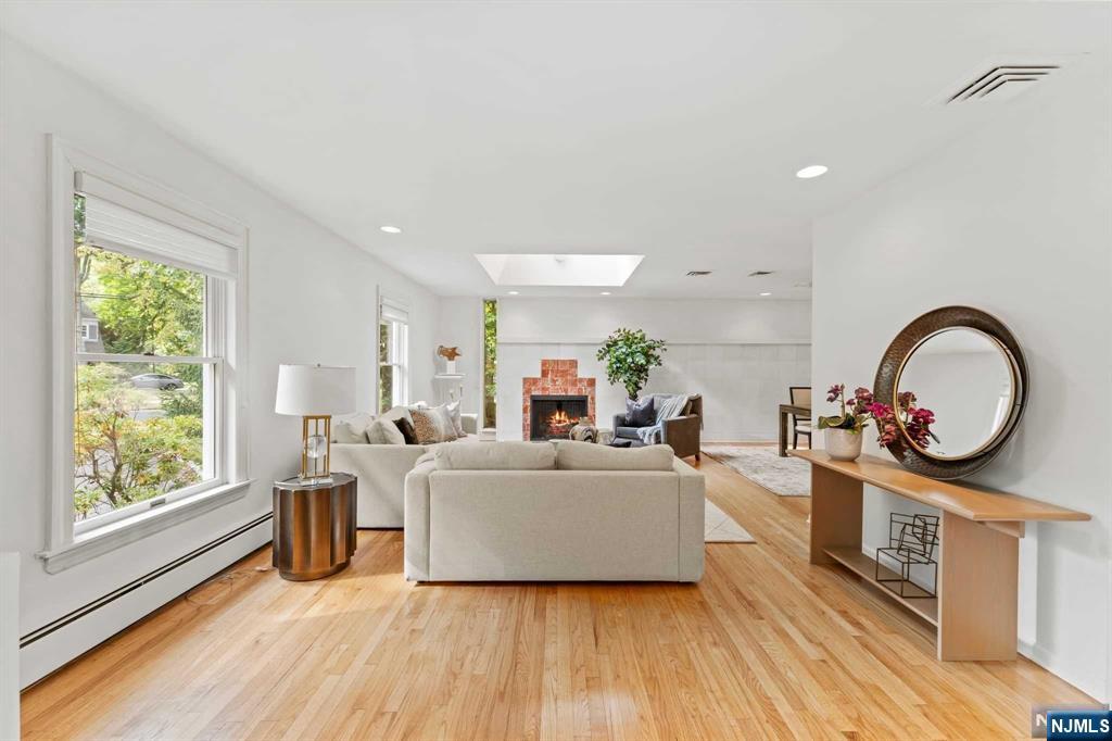 341 Maple Street
