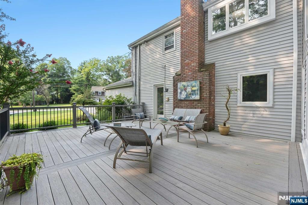 341 Maple Street