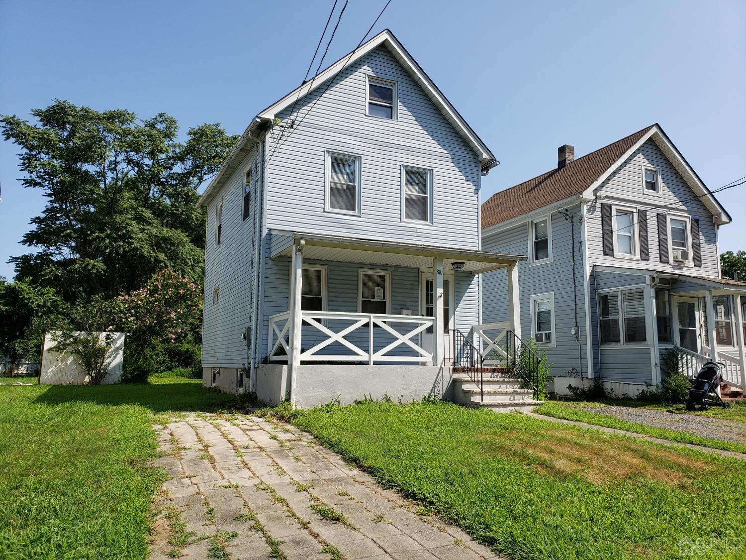 810 Center Street