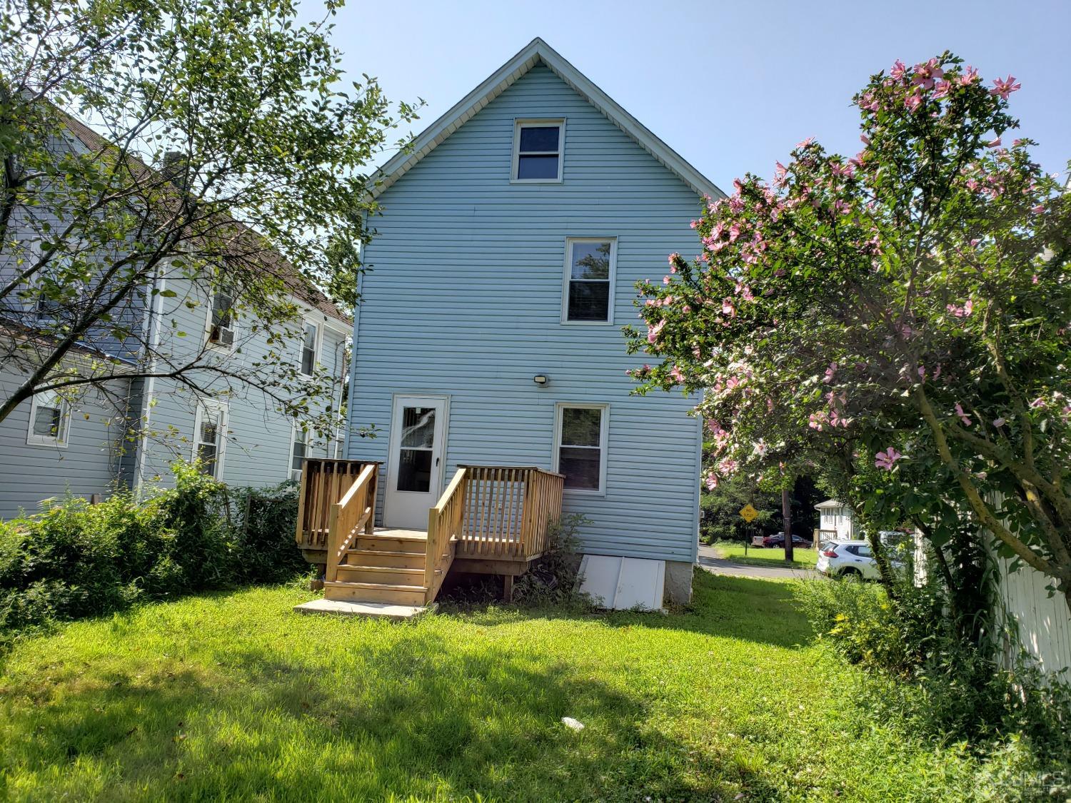 810 Center Street