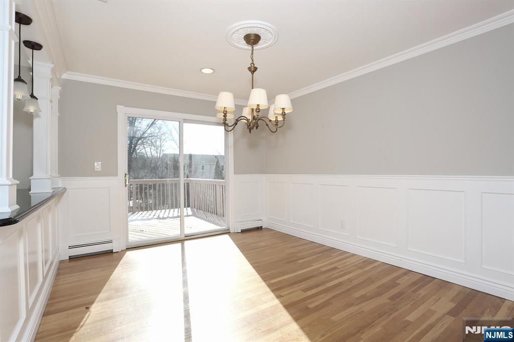 945 Woodland