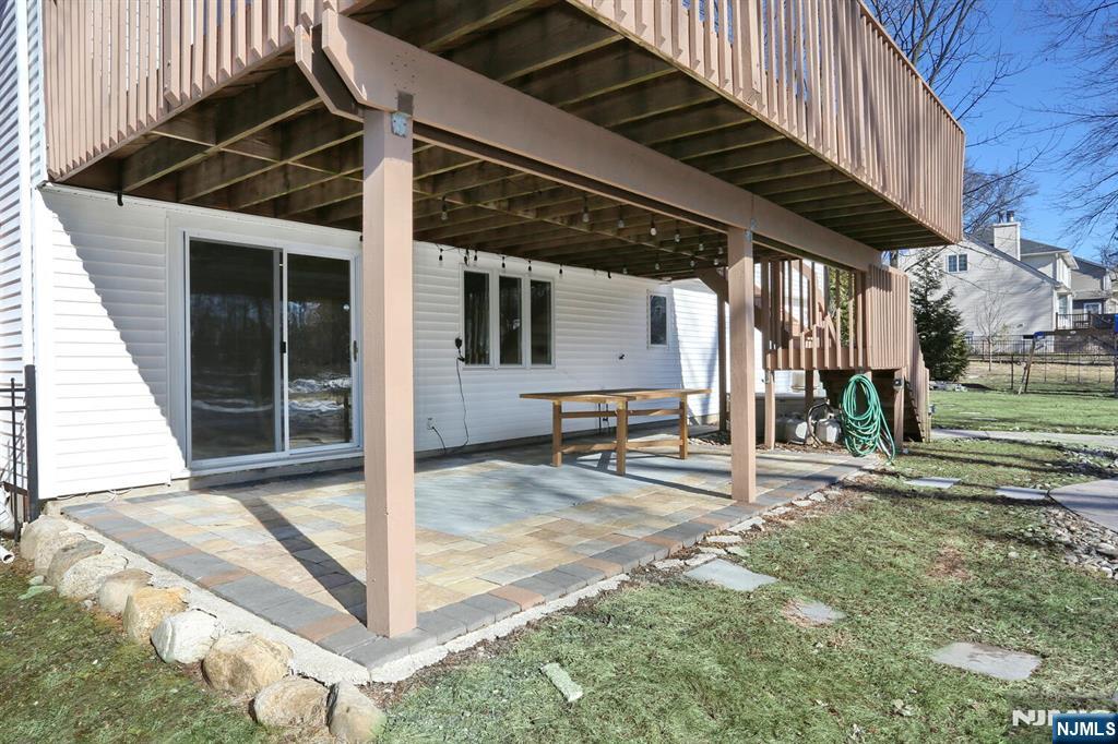945 Woodland