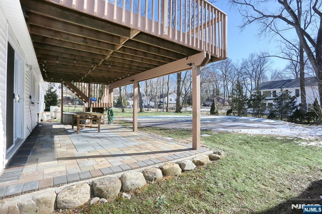 945 Woodland