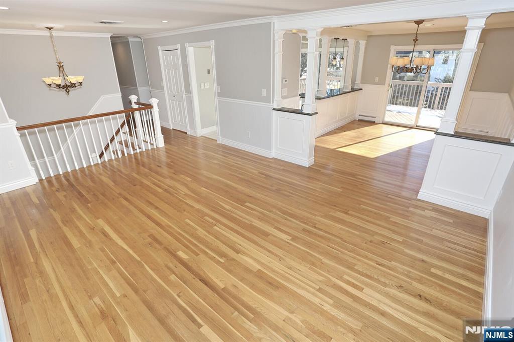 945 Woodland