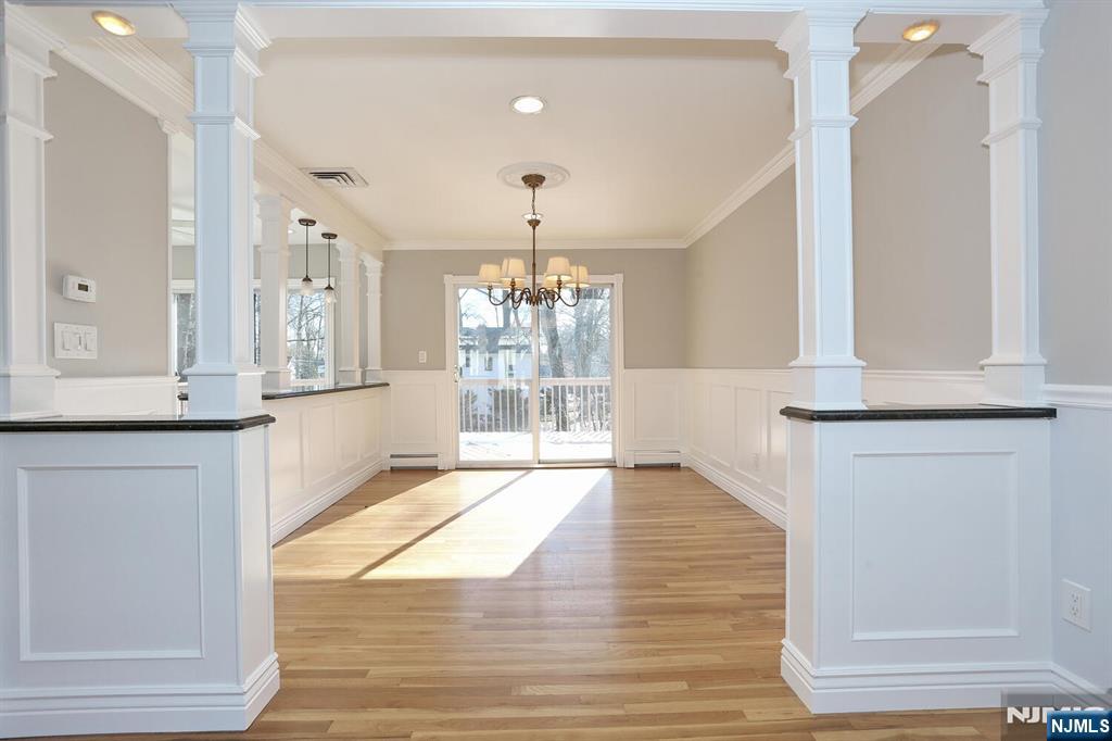 945 Woodland