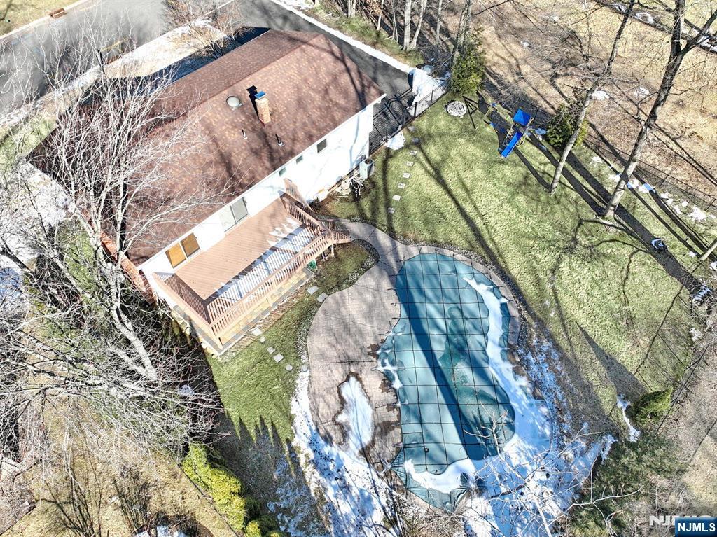 945 Woodland