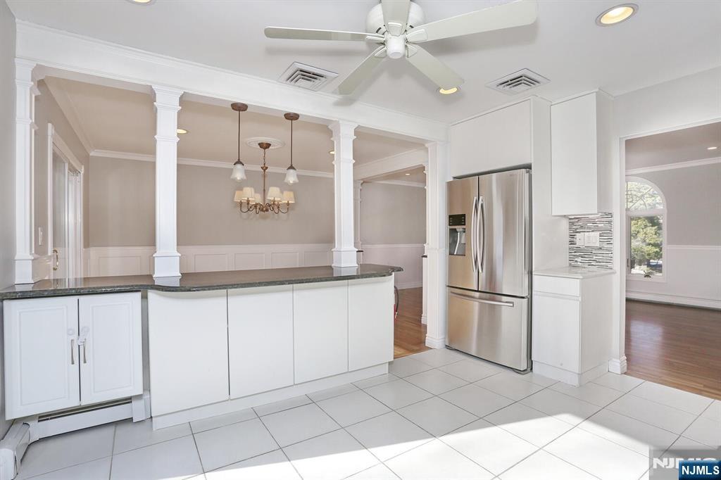 945 Woodland