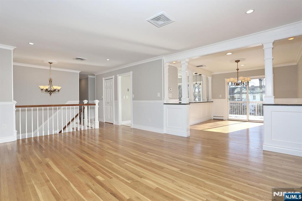 945 Woodland