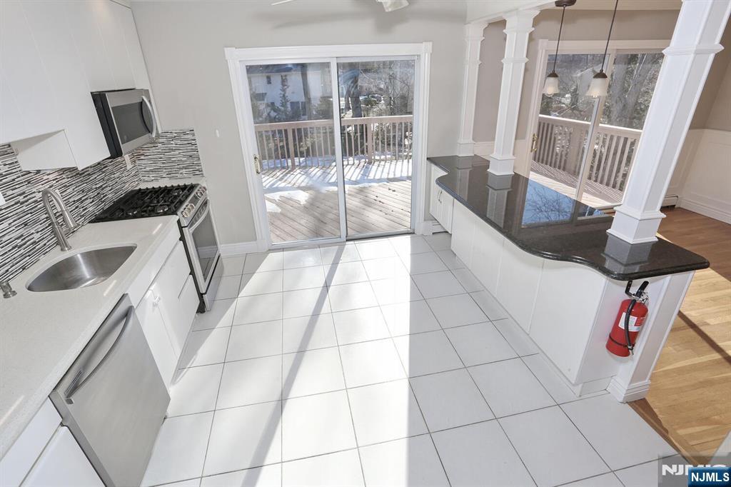 945 Woodland