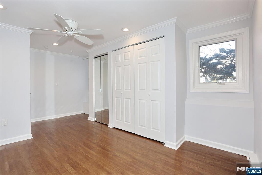 945 Woodland