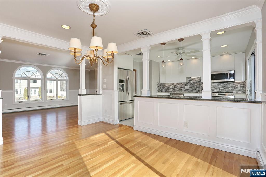 945 Woodland
