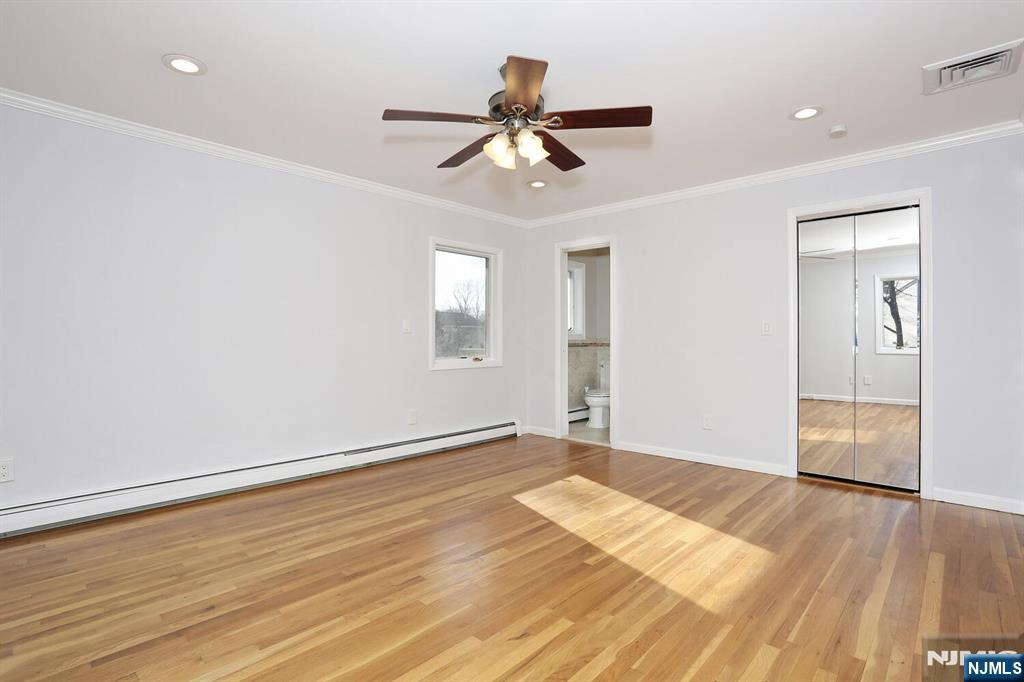 945 Woodland