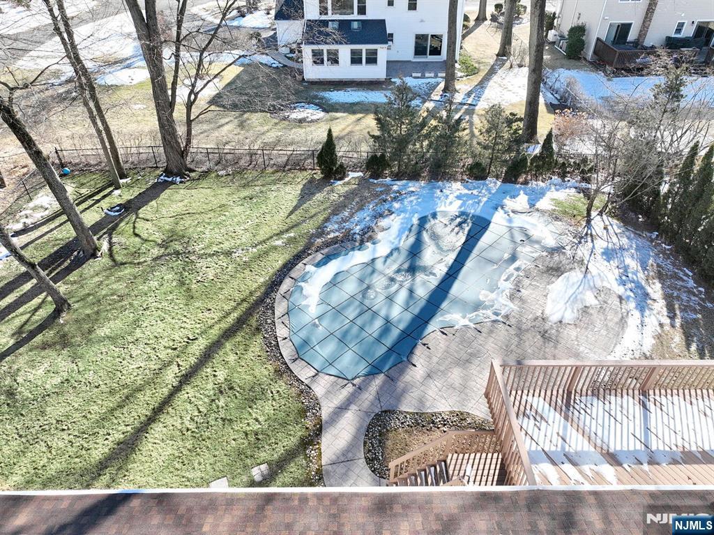 945 Woodland