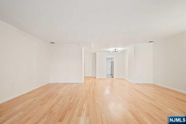 27 W Clinton Avenue 1M