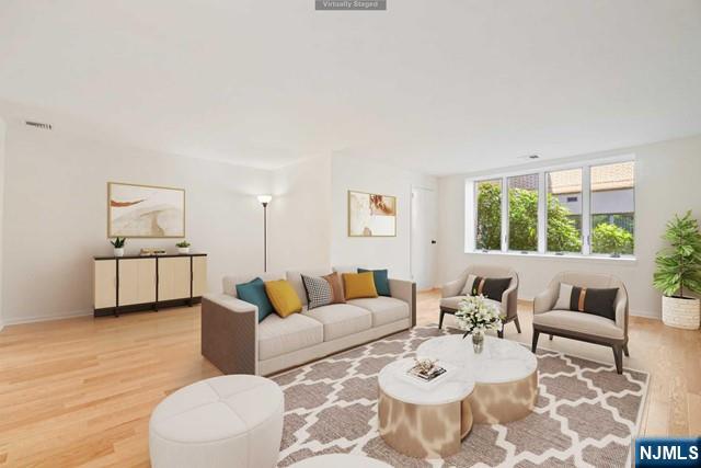 27 W Clinton Avenue 1M