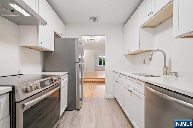 27 W Clinton Avenue 1M