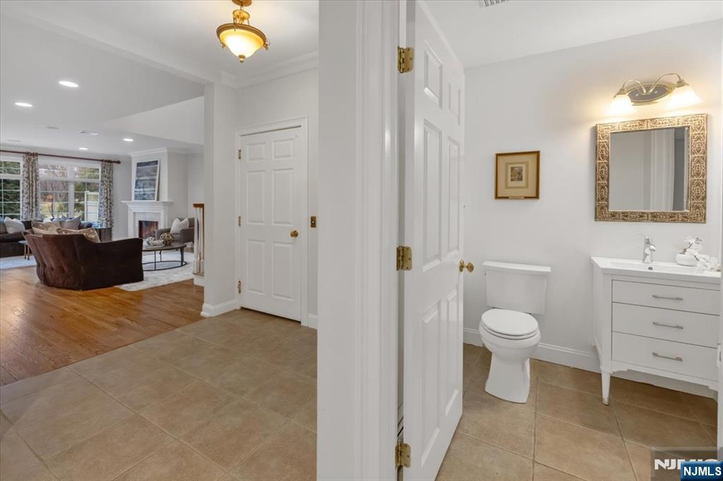 3 Kensington Court