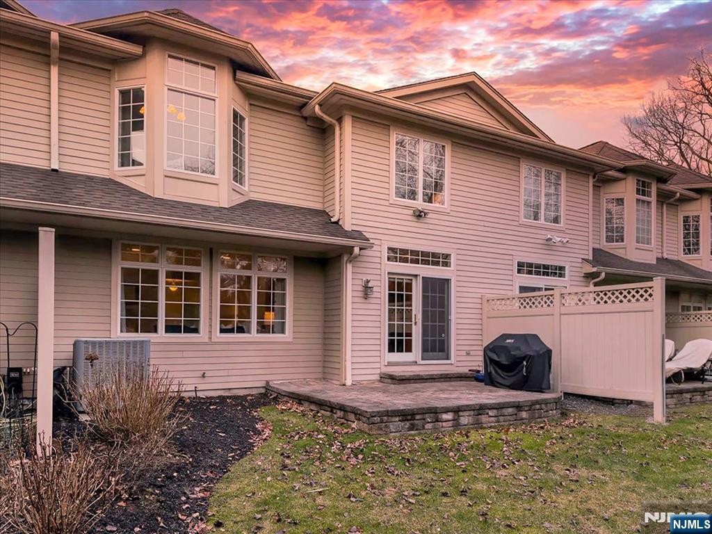 3 Kensington Court
