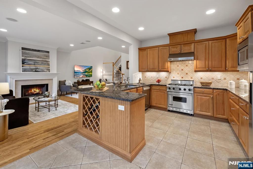 3 Kensington Court