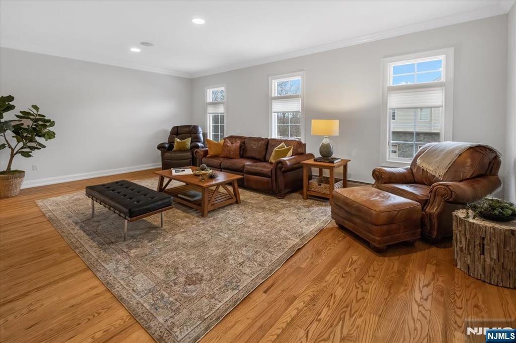 3 Kensington Court