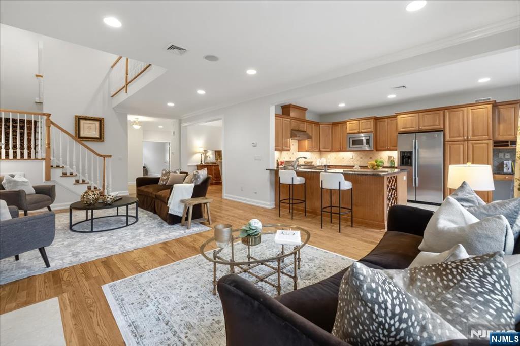 3 Kensington Court
