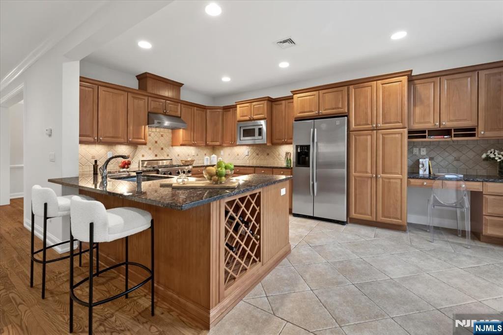 3 Kensington Court