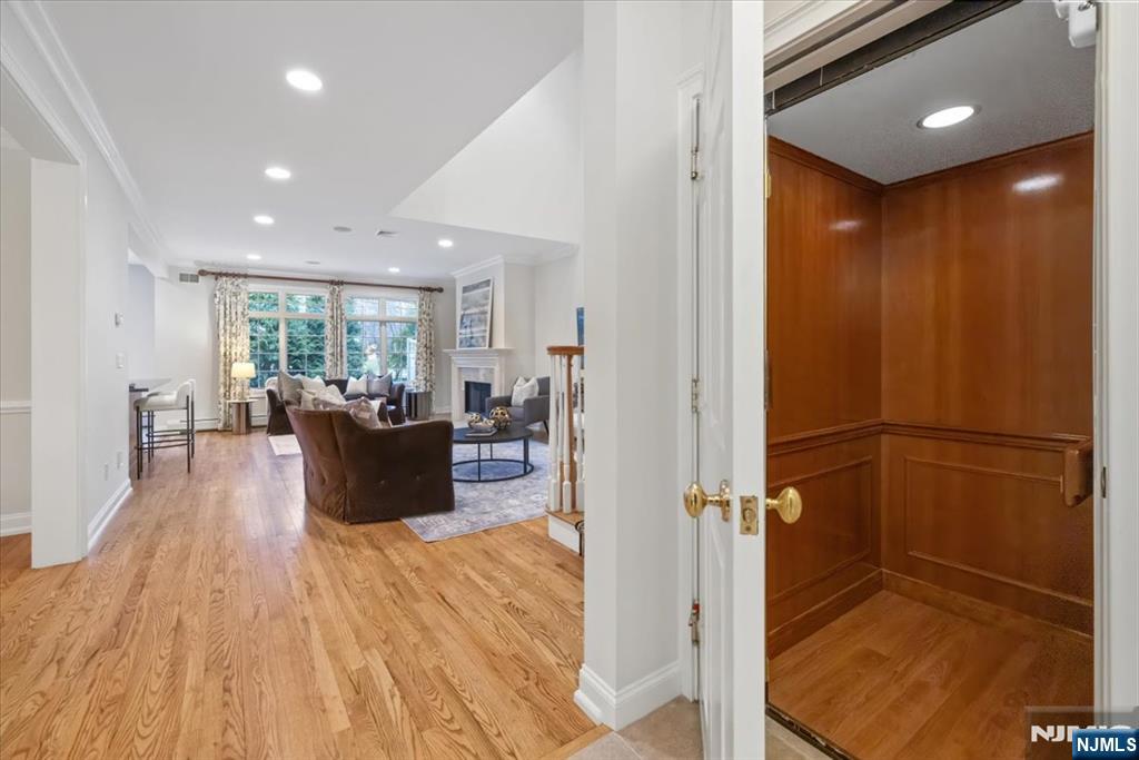 3 Kensington Court