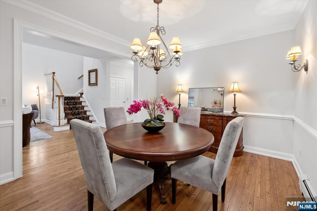 3 Kensington Court