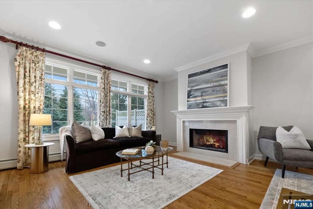3 Kensington Court