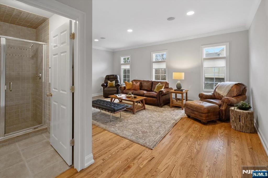 3 Kensington Court