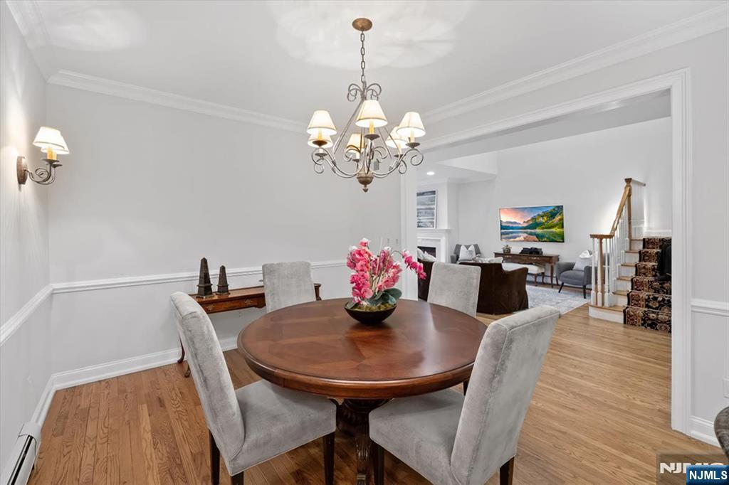 3 Kensington Court