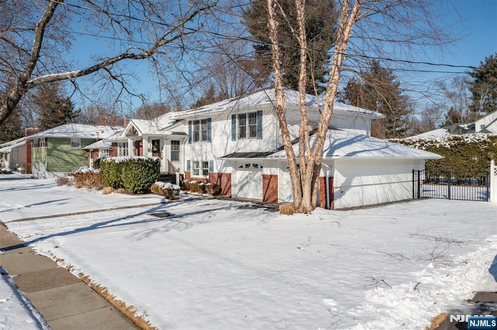 776 Schaefer Avenue