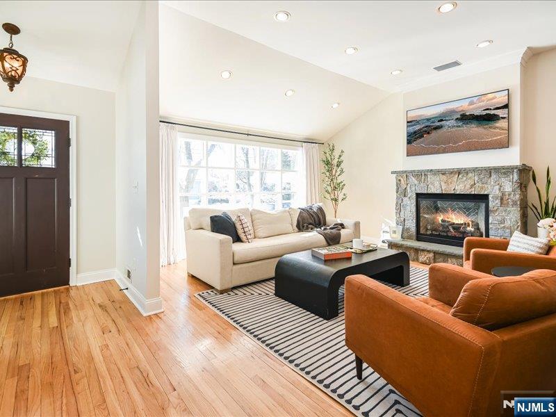 776 Schaefer Avenue