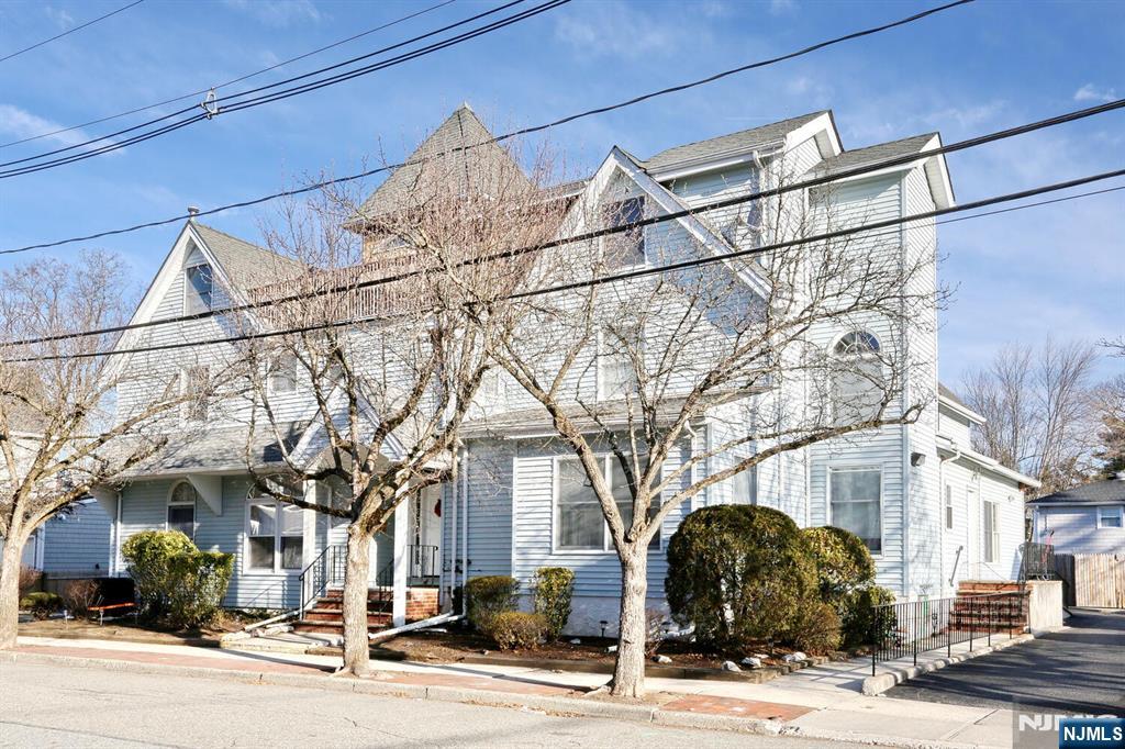 133 Center Street G7