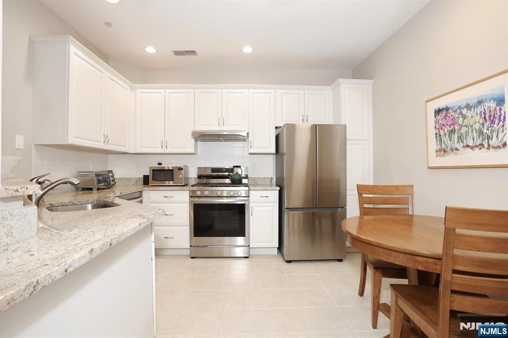 100 Ridgewood Road 105
